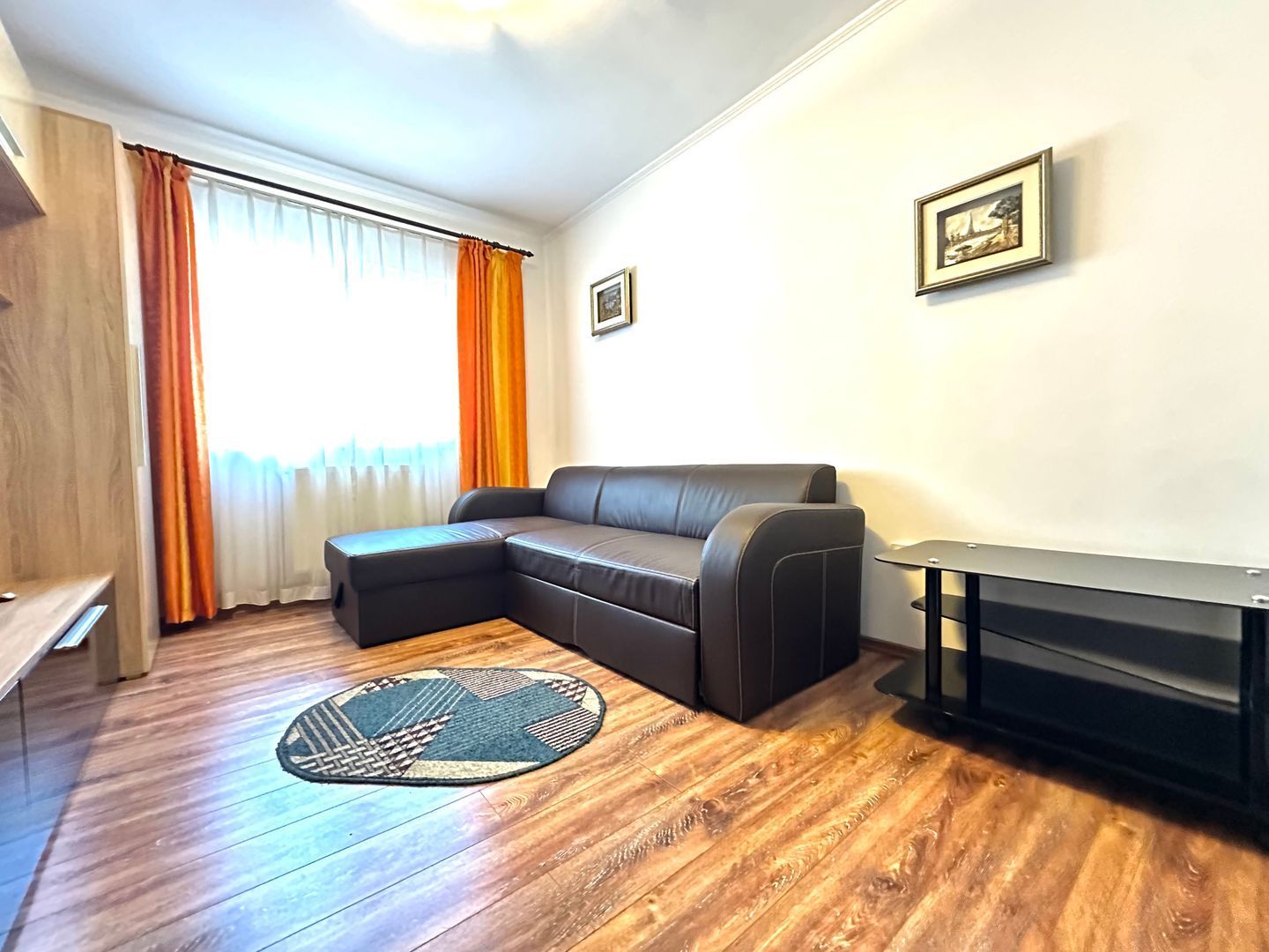 Apartament 3 camere zona Tractoru cu loc de parcare si boxa - Poză 6