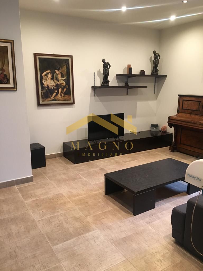 Apartament la casa zona Centrala - Poză 2
