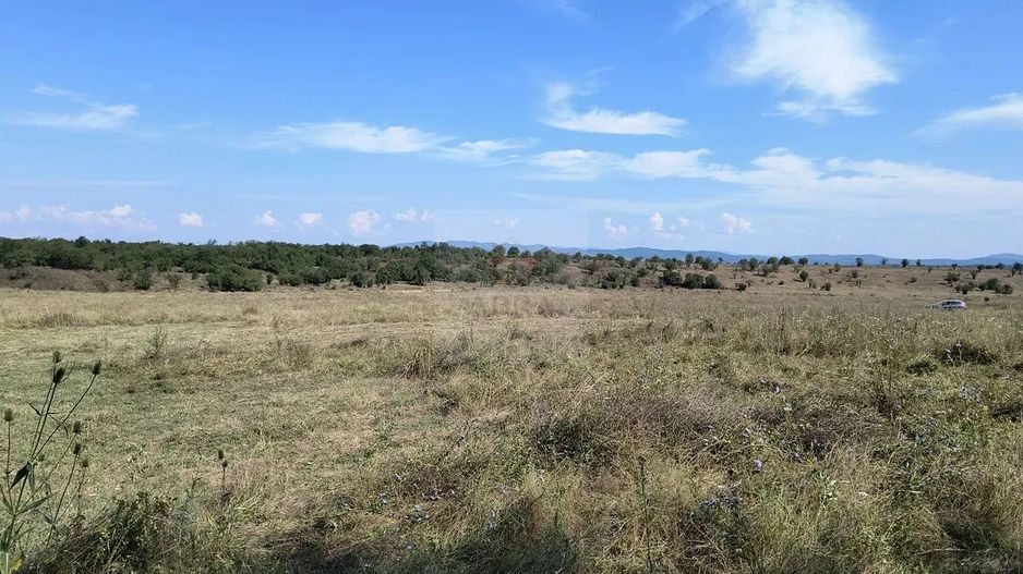 Teren intravilan langa padure - Poză 2