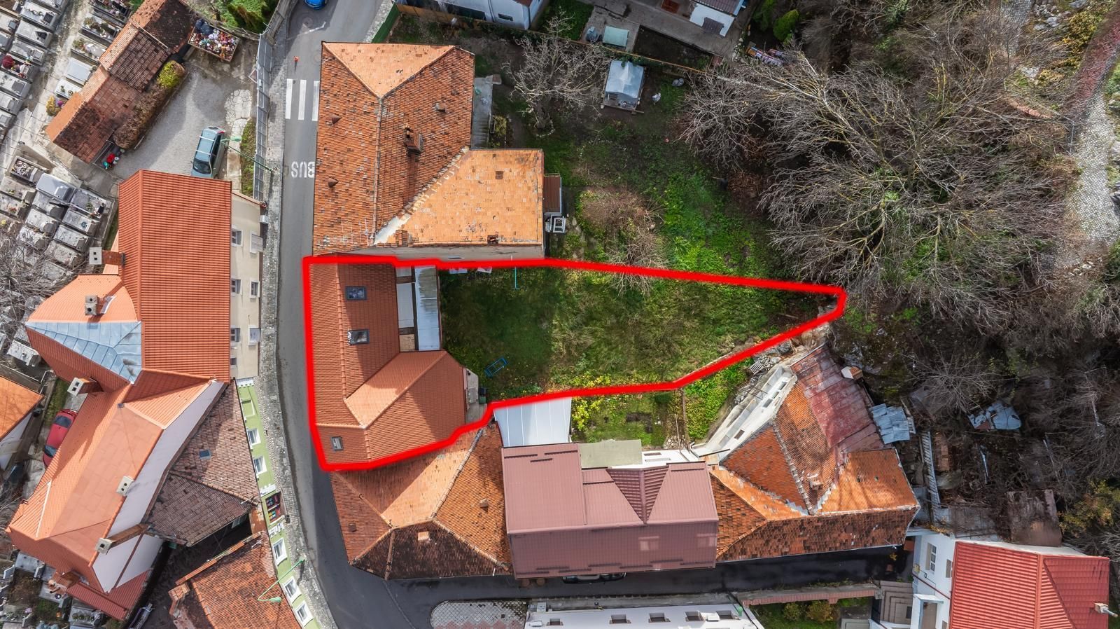 Casa de vanzare in centrul Brasovului - curte privata si pivnita - Poză 4