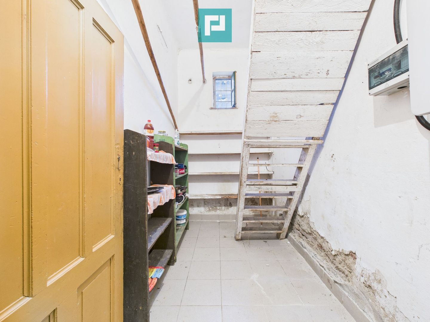 CONAC IMPRESIONANT ÎN GHIOROC - Poză 41