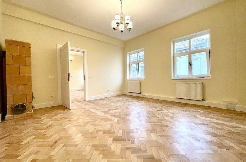 Recent renovat| Piața Unirii - lângă Tribunal - Poză 1