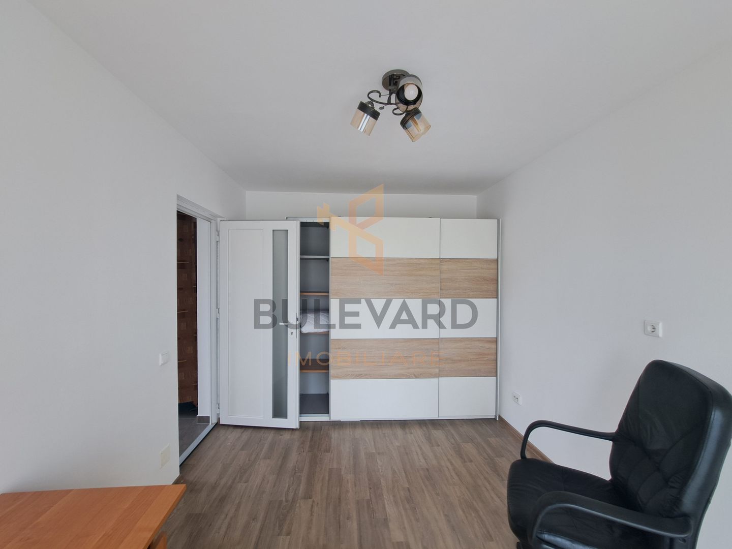 Casa 5 camere, 150 mp utili, 300 mp teren, garaj, cartier Dambul Rotund! - Poză 8