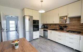 Casa individuala 5 camere, dormitor la parter - Poză 3