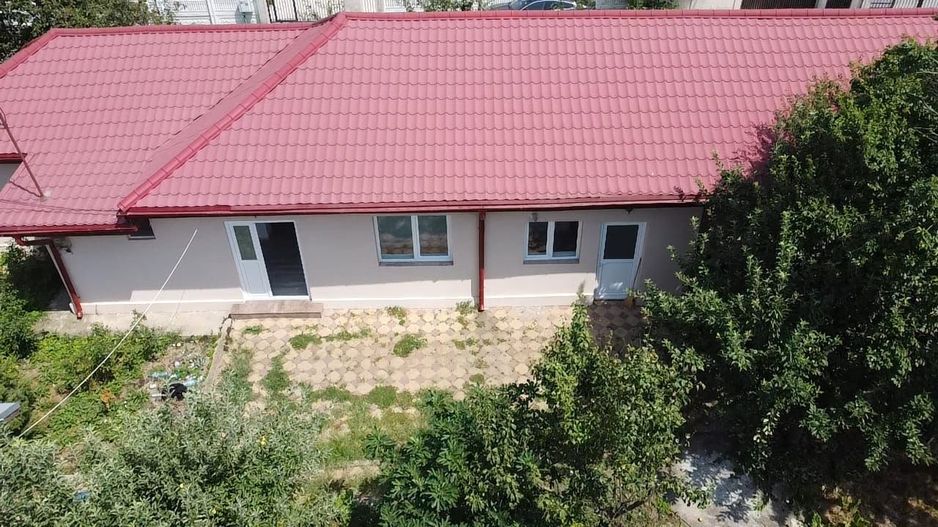 Casă pe parter + 550 mp teren + garaj 25 mp - Poză 1