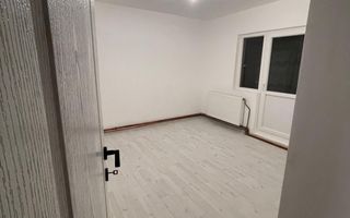Apartament 3 camere, renovat, Tomesți, etaj 4 - Poză 1