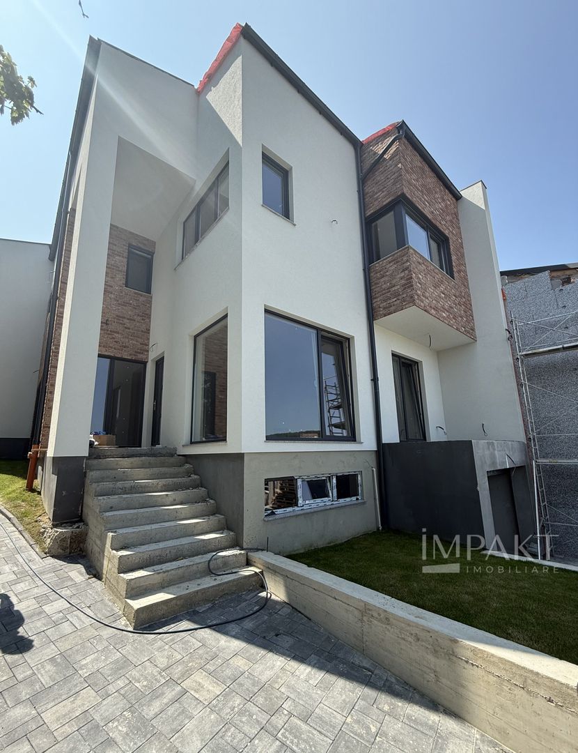 Case cuplate la liziera padurii , ideale pentru 2 familii ! - Poză 4