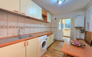 Apartament spațios cu 4 camere Crangasi - Poză 6