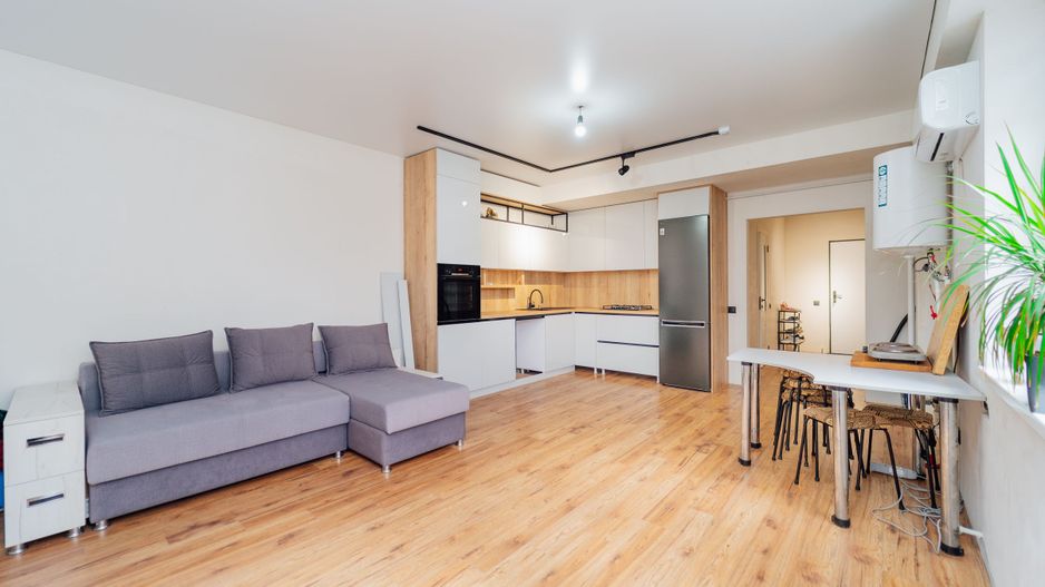 Se vinde apartament pe str. Dacia - Poză 1