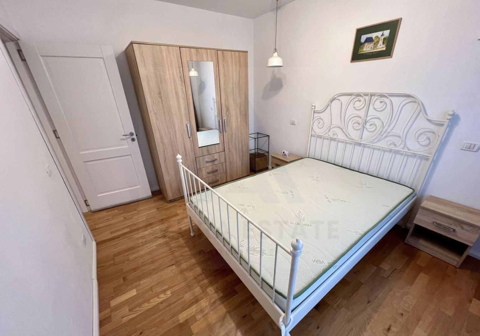 Apartament modern 54 mp utili 2 balcoane si parcare Calea Surii Mici - Poză 9