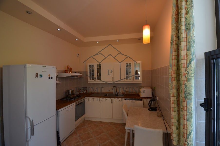 Vilă splendidă cu grădină extinsă și facilități moderne - Poză 3