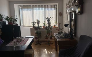 🏡 Apartament 3 camere - Poză 1