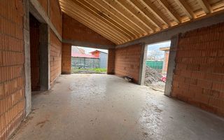 Casa spatioasa PE UN NIVEL in Sura Mica-Sibiu - Poză 4