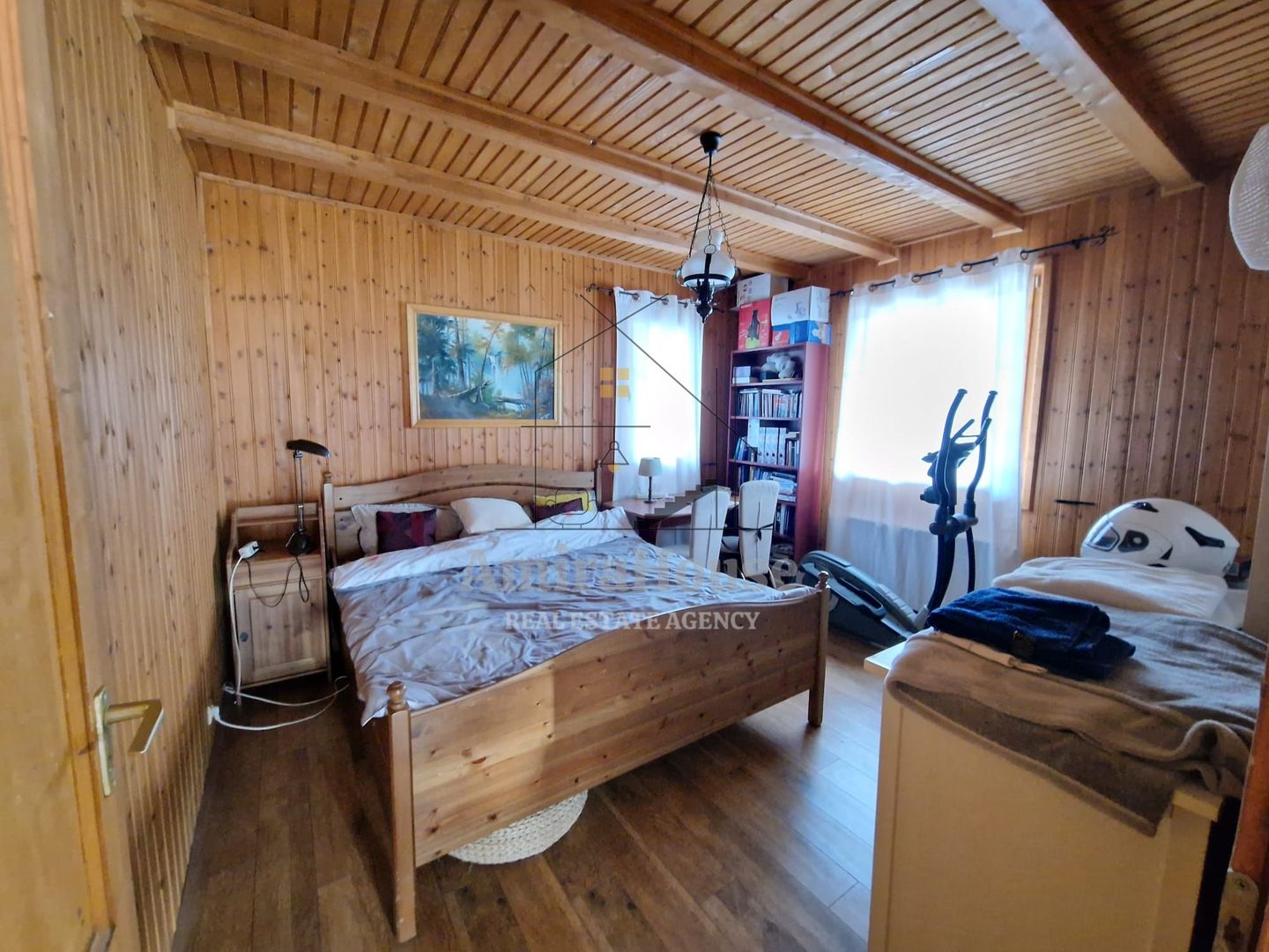 Casa din lemn D+P+M de 400 mp utili si teren 3.000 mp zona Faget - Poză 9