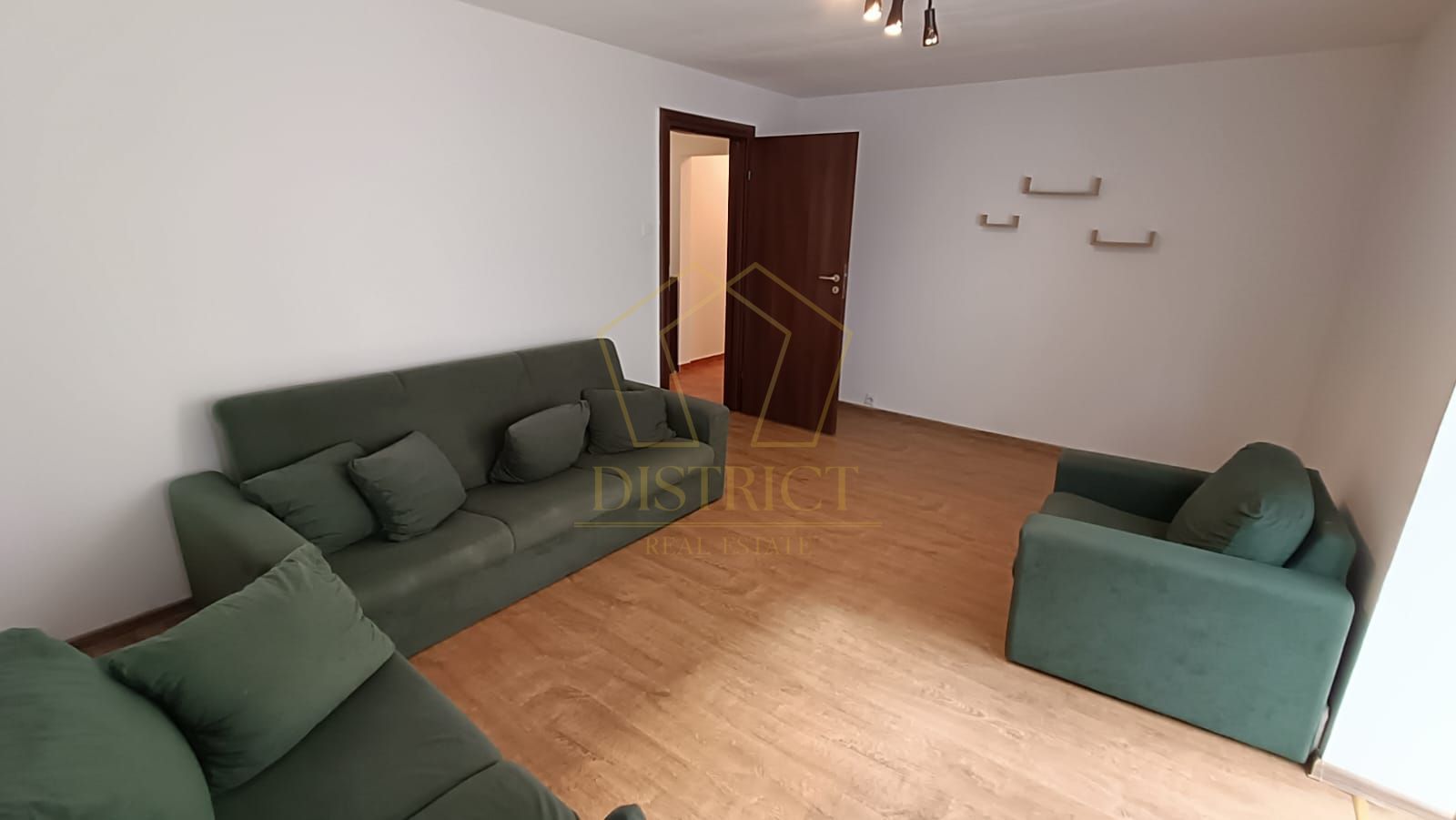 Apartament de 3 Camere | Decomandat | Zona Soarelui - Poză 2