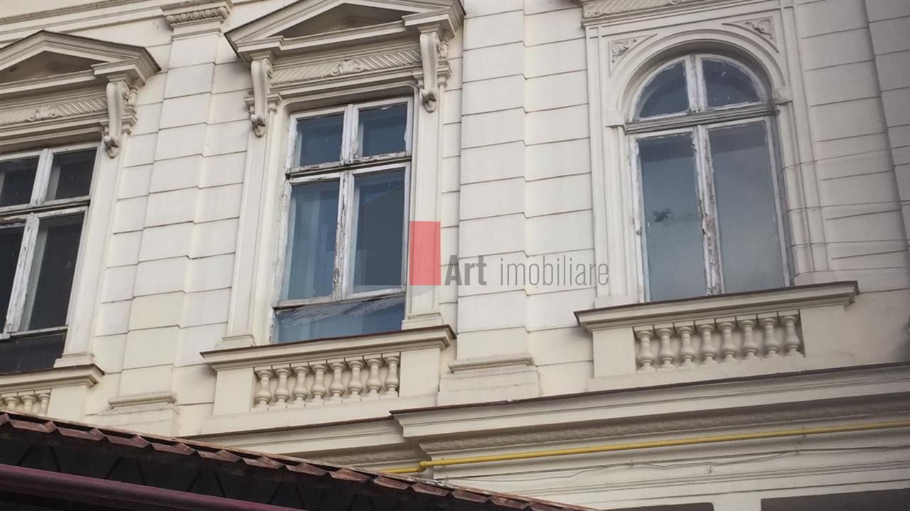 Cladire Universitate KM 0 - Poză 2