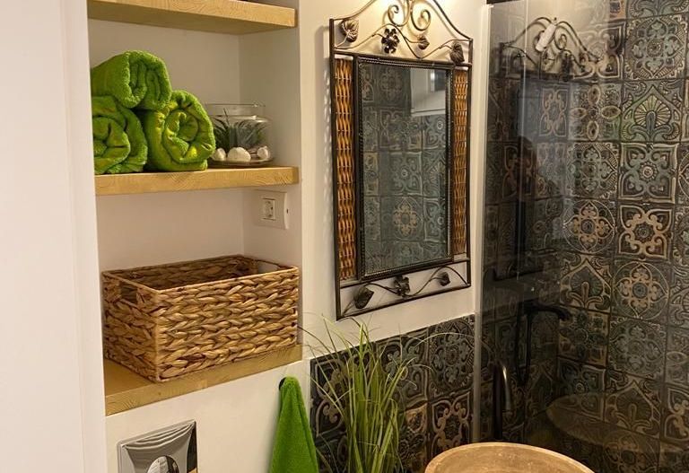 APARTAMENT  CU 3 CAMERE  CU VEDERE SPRE PIATA SF.GHEORGHE - Poză 13