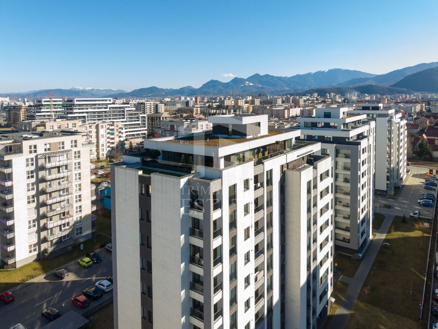 Coresi-Penthouse 3 camere +loc de parcare subteran 203mp - Poză 31