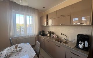 Casa de Vanzare Rasinari | 6 Camere | 200 MPU | Teren 979 MP | - Poză 3