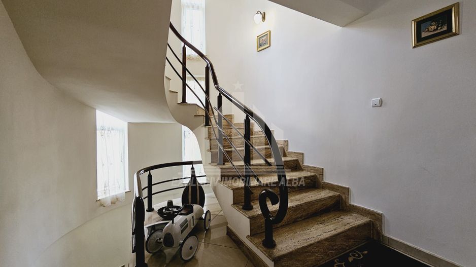 Casa individuala | Pensiune | 550 mp | 1100 mp teren | Cetate - Poză 8