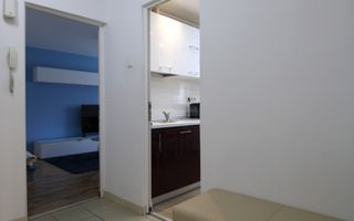Zona Lipovei, 2 camere, centrala proprie - Poză 13