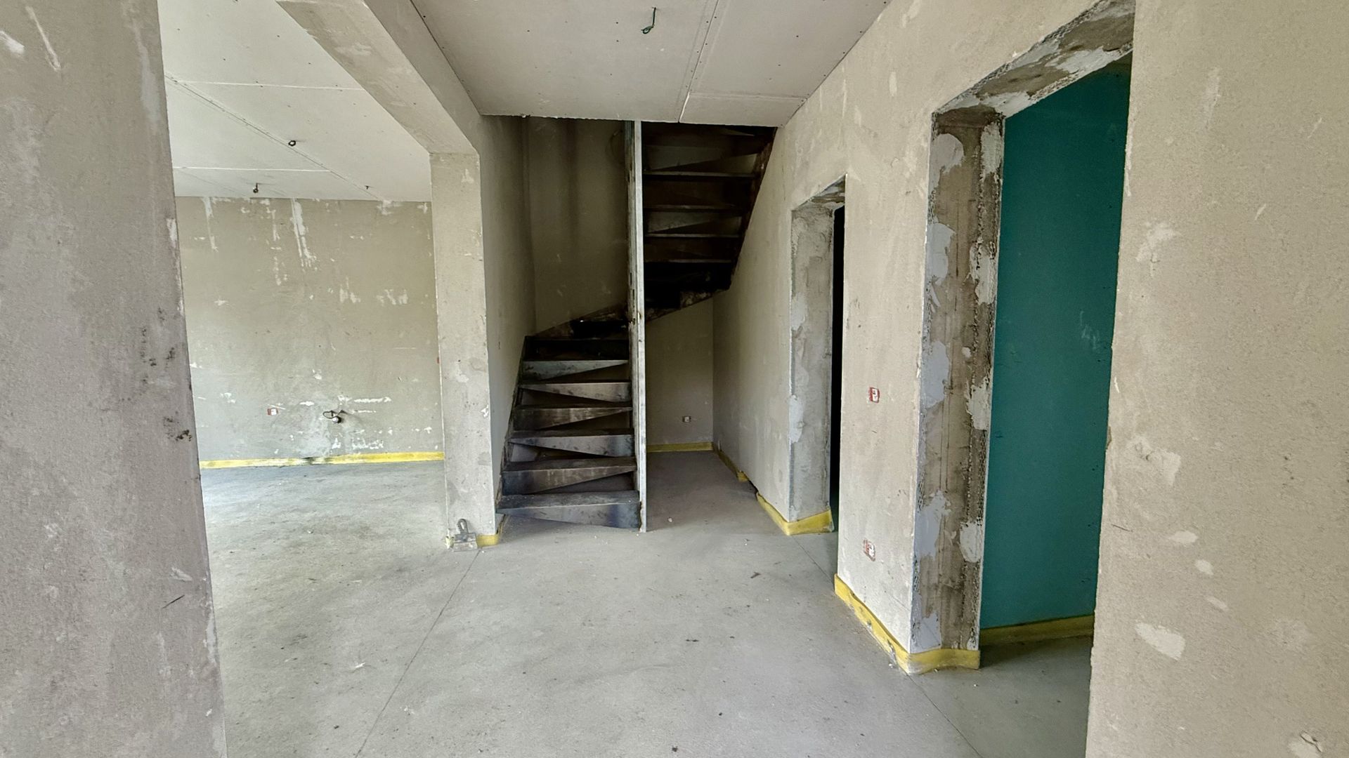 PROIECT DEOSEBIT - Poză 2