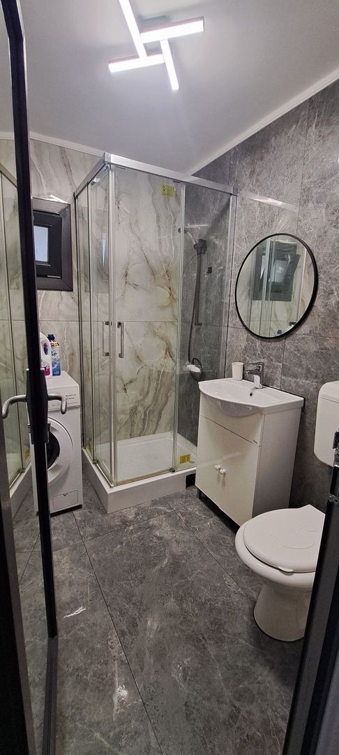 Garsoniera moderna, zona Chisinau, etaj 7, totul nou, mutare imediata - Poză 4