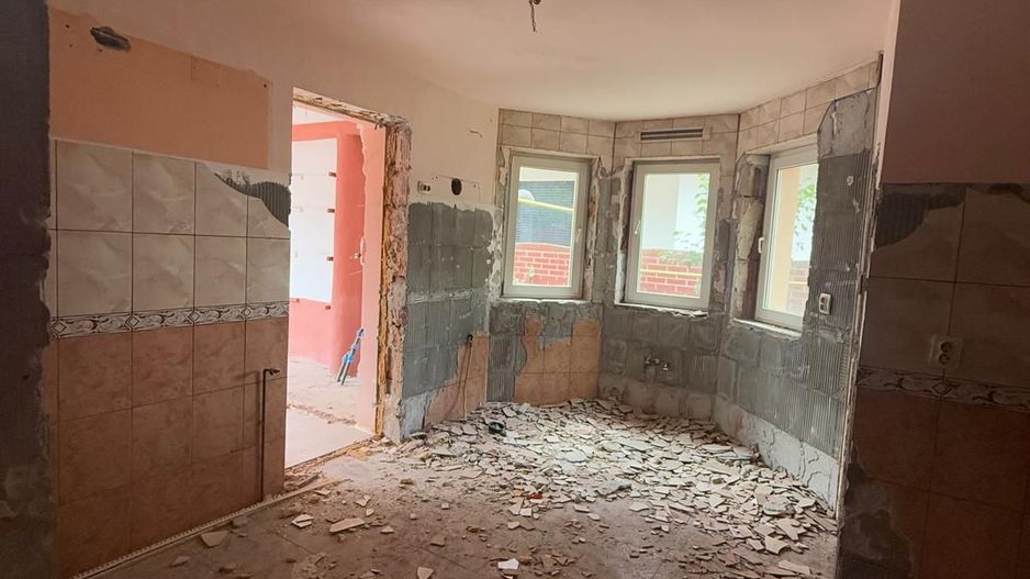 Casa individuala traditionala spatioasa in zona linistita - Dumbravita - Poză 4