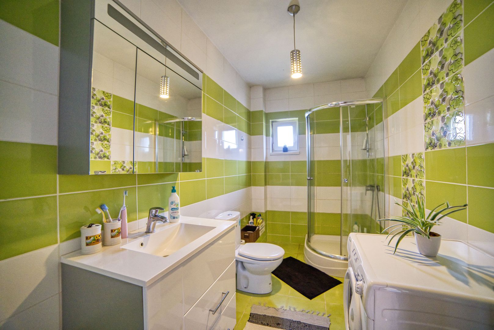 Casa complet mobilata 5 camere 3 bai curte generoasa - Poză 27