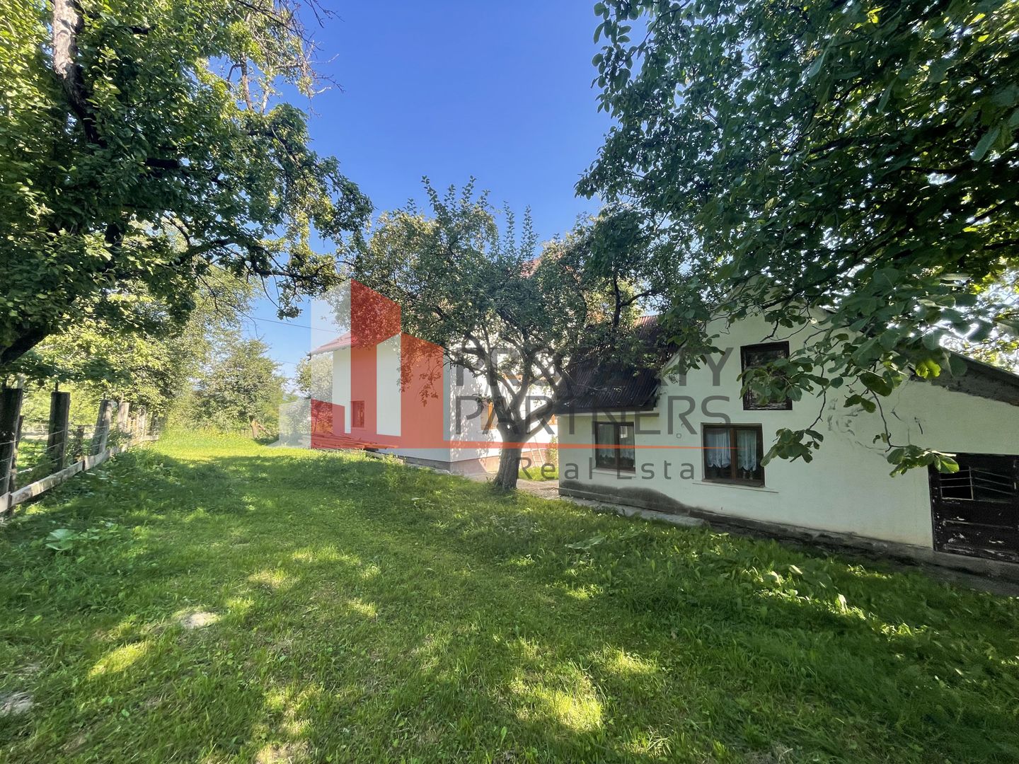 Casa Batraneasca Reconditionata Tohanita Bran 2300 mp Teren - Poză 8