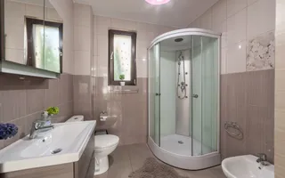 Casa individuala, mobilata si utilata, 2018, Stefanesti, AG - Poză 13