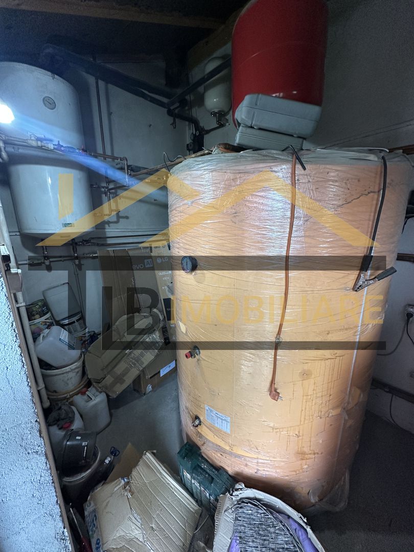 Vila cu 8 camere de vanzare, teren 1580mp, Zona Praid - Poză 41