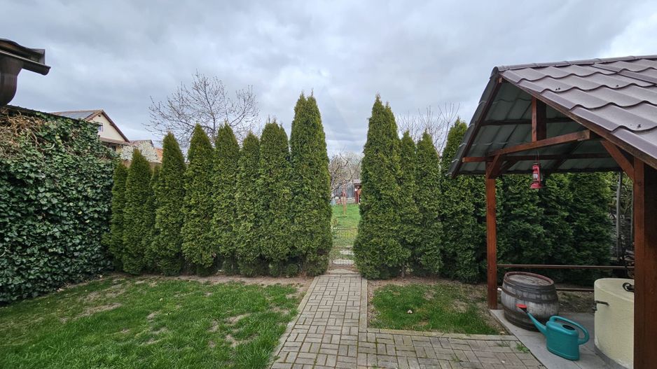 Casa 5 camere 3 bai garaj inchis si teren 700 mp utili in Lazaret - Poză 20