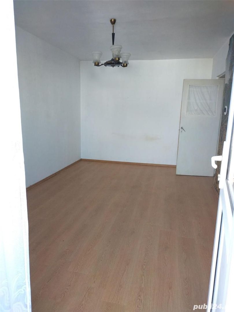 Vând apartament doua camere Micro 18 - Poză 1