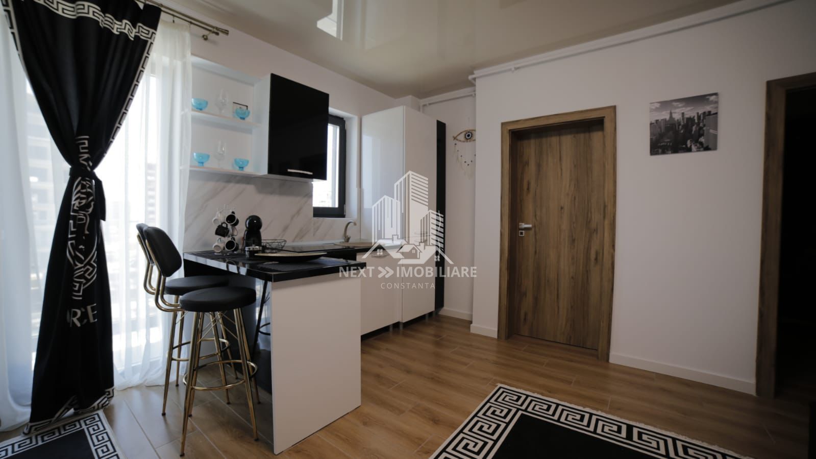 Apartament prima linie la mare, et.3 mobilat si utilat - Poză 11