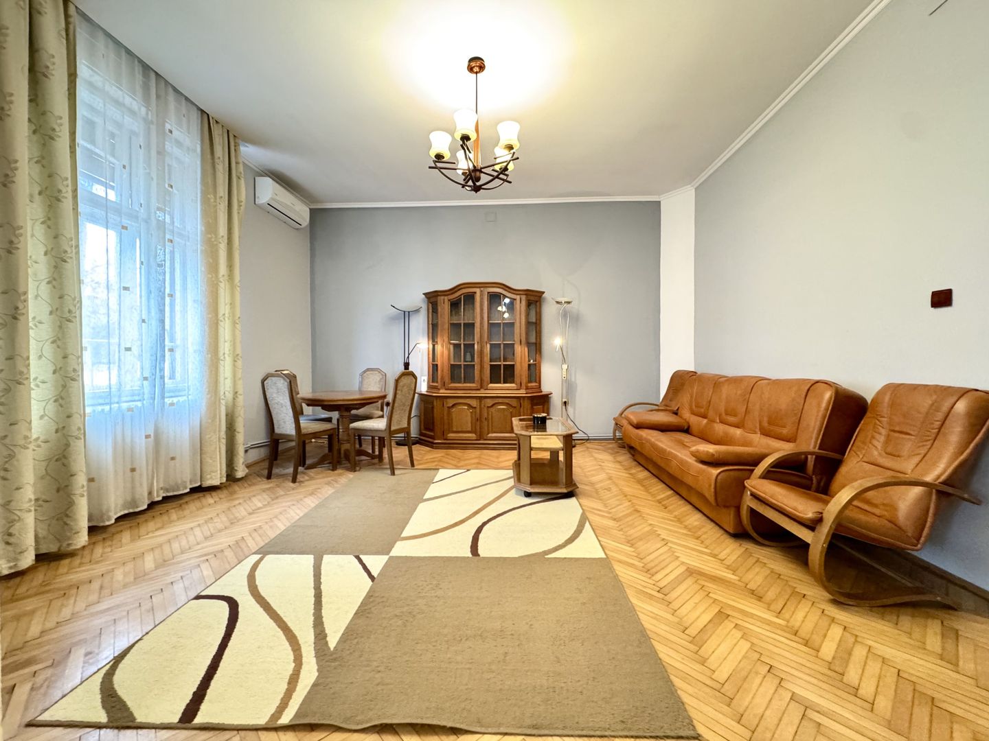 Apartament 2 camere la casă, curte și liniște,  lângă centrul orașului - Poză 2