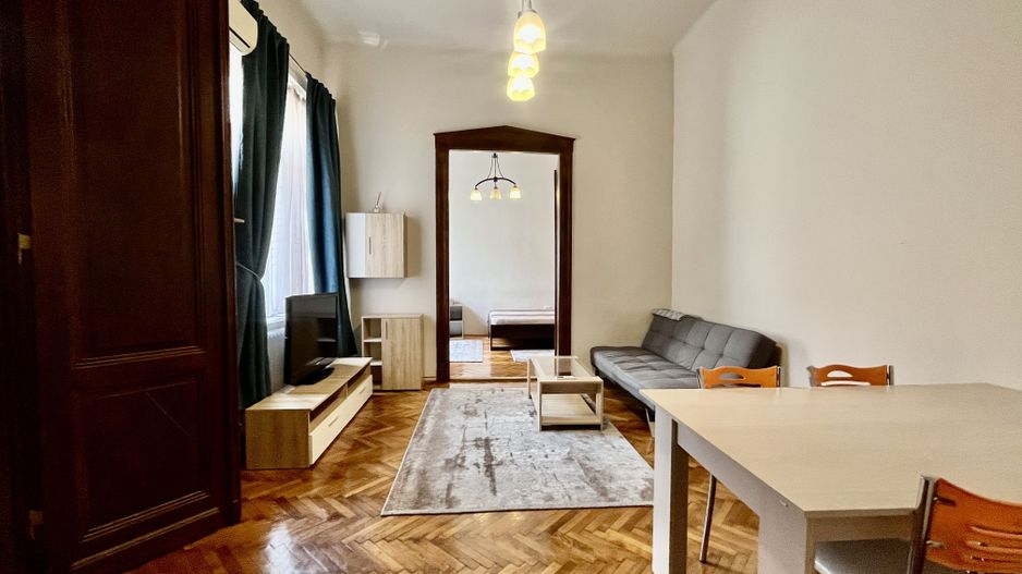 Apartament cu aer nobiliar,  clădire istorică,  zona Unirii - Medicina - Poză 3