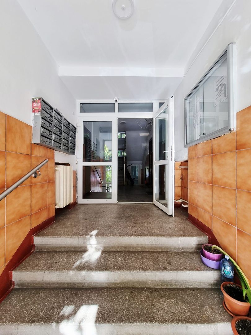 MILITARI LUJERULUI METROU 2 Camere Etaj 2din4 Bloc Reabilitat Termic - Poză 12