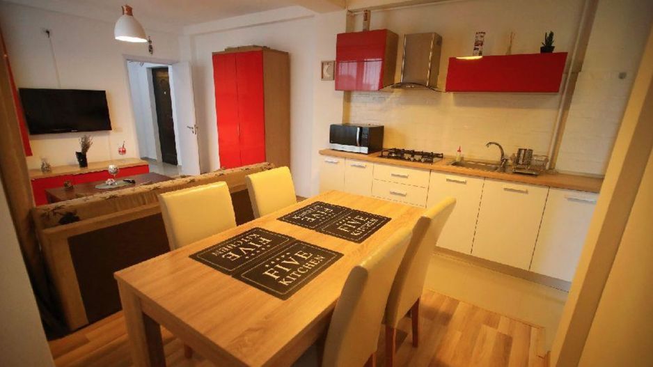 Apartament 2 cam. 45 mp utili et. 4/5 An 2017 Mamaia nord aproape de  plaja - Poză 1