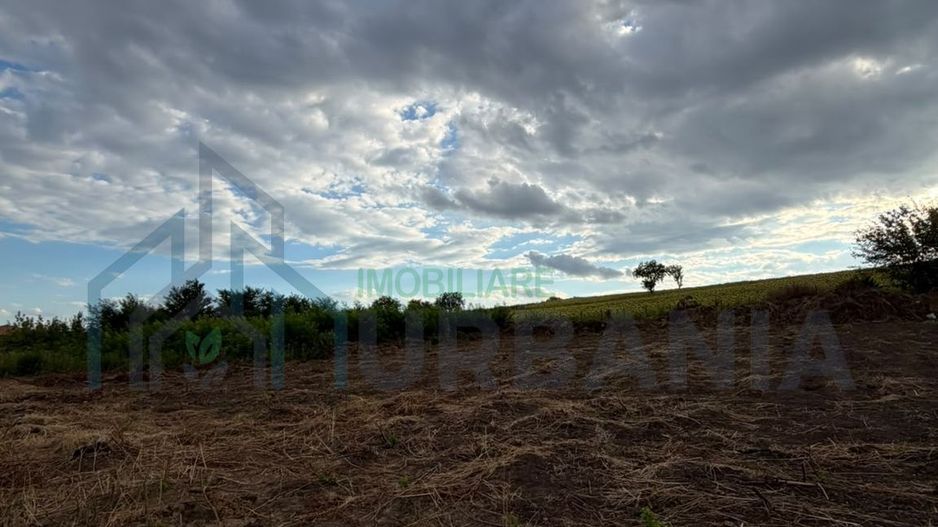 Teren intravilan de 882 mp în Sorogari, comuna Aroneanu, cu vedere spre lacurile Dorobanț și Aroneanu - Poză 3