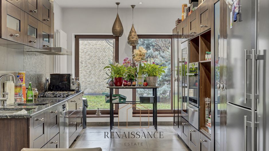 Timisoara Plopi Casa pe Parter cu Piscina | 8 Dormitoare 5 Bai | 3340m - Poză 2