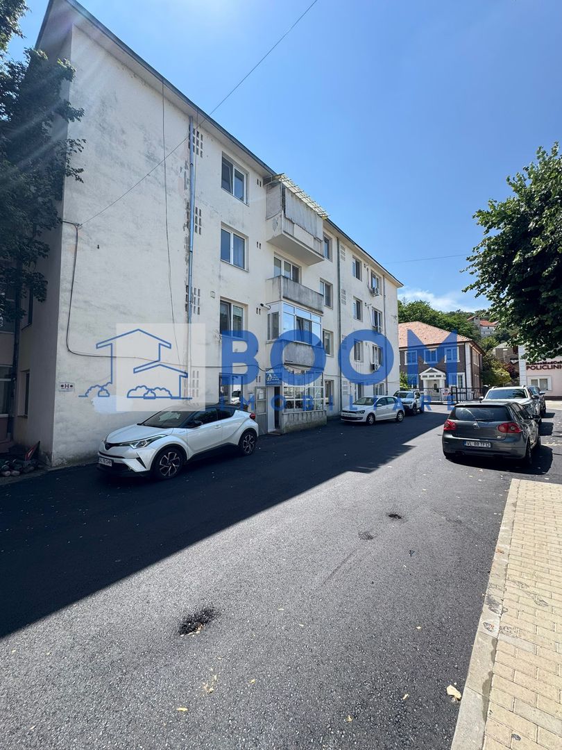 Apartament 3 Camere | Zona Ultracentrala | Etaj 1 - De RENOVAT - Poză 3