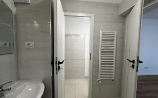 Apartament complet renovat cu scara interioara - Poză 18