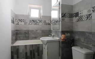 Zona Lipovei, 4 camere + 2 bai, centrala proprie, PET-FRIENDLY - Poză 3