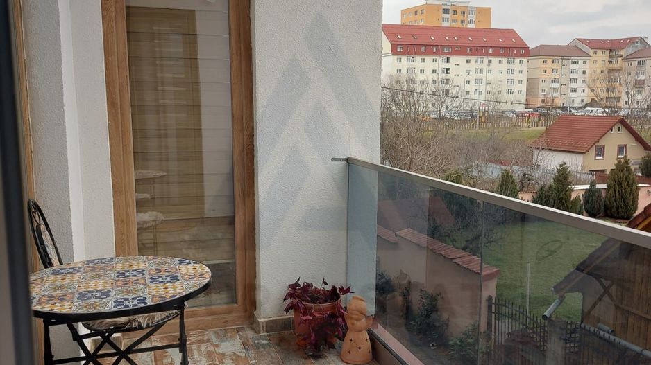 Apartament modern 3 camere 70 mp utili parcare privata zona Selimbar - Poză 12