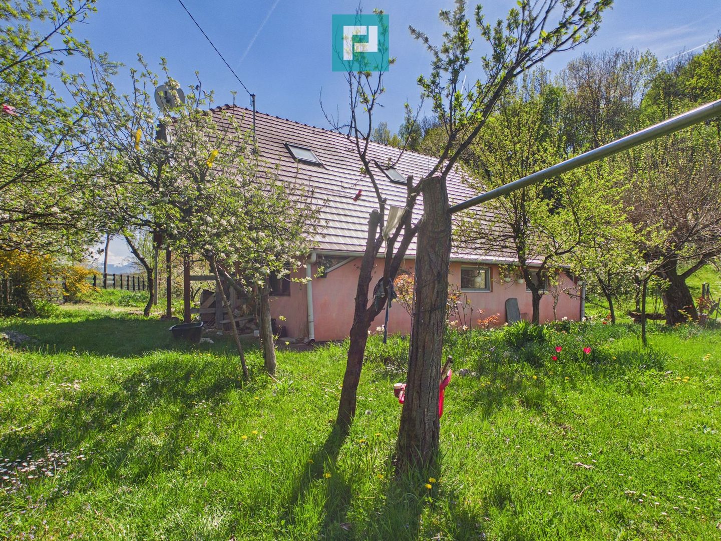 Casă Câmpani, 8000 mp teren, la poalele Apusenilor - Poză 20