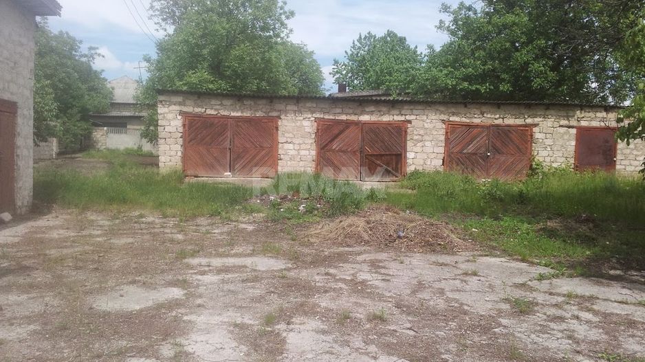 De vânzare teren cu construcții în orașul Sângerei – 56,7 ari - Poză 5