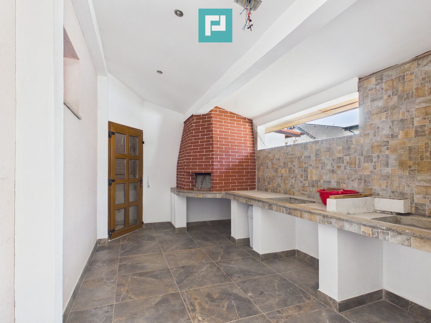 Vilă cu 4 camere in Livada - Poză 17