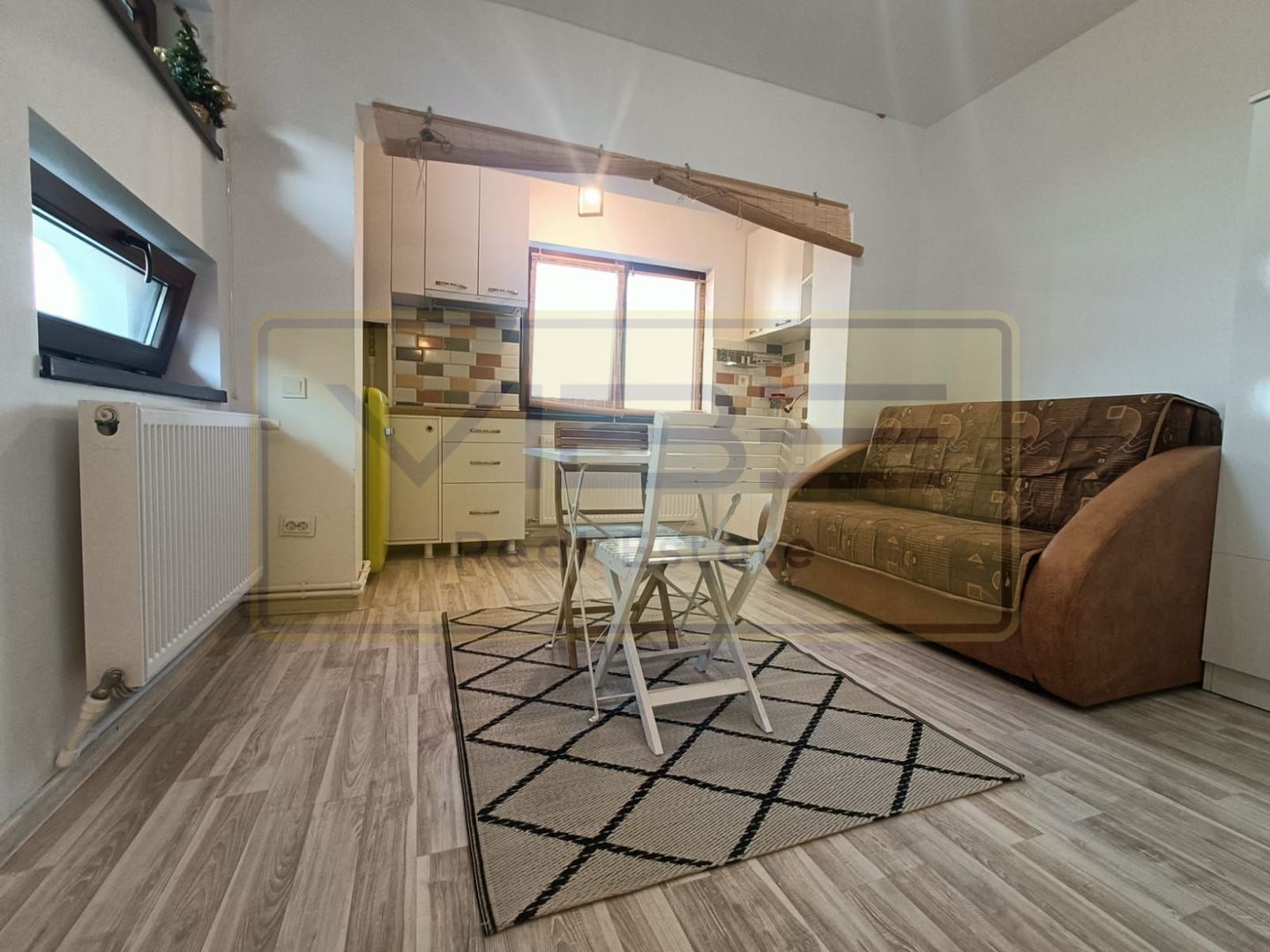 Garsoniera - 250 euro - Vișan ! - Poză 1