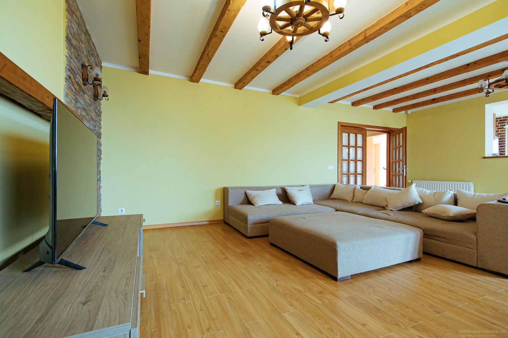 Casă nouă, intrare Stupini - Poză 35